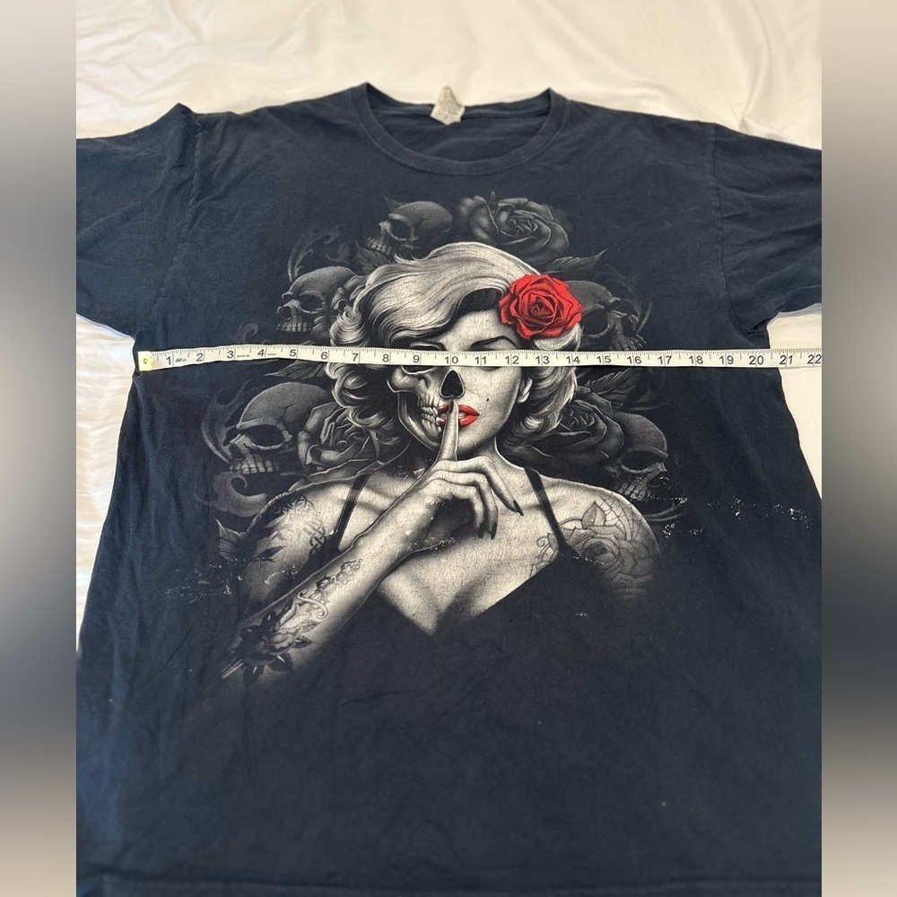 Marilyn Monroe Mens large Black Short Sleeve Skull Rose Punk Cyber Graphic Tee. - Picture 3 of 10